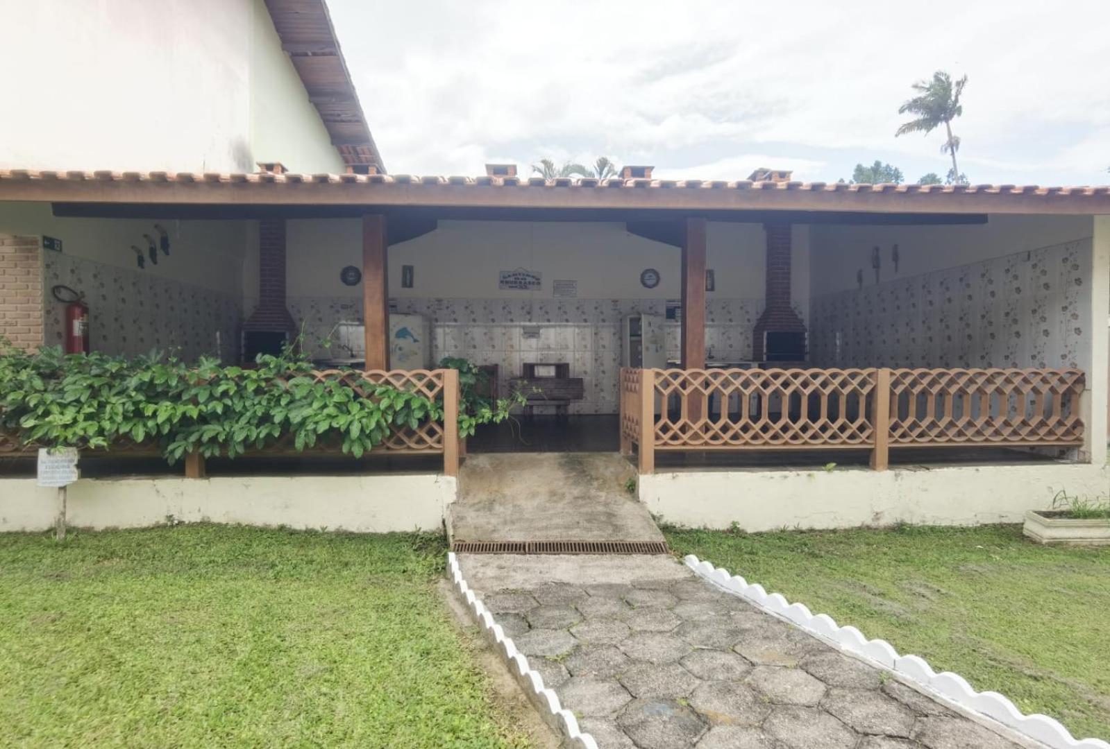 Espacoso Na De Maranduba, *